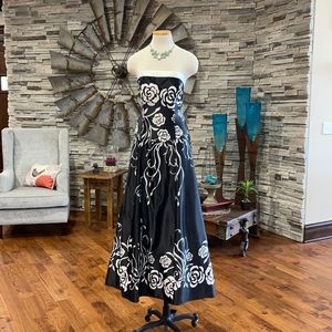 Beautiful LaceUp David’s Bridal Dress